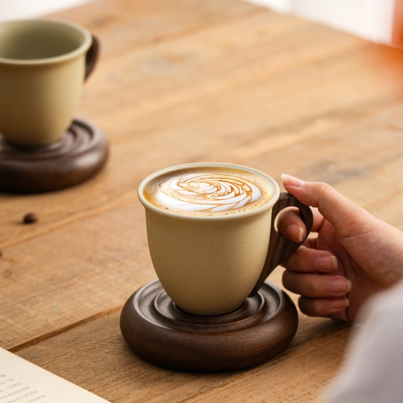 Coffee Tea Gardens - Kreative braune Keramik- und Holz-Kombinations-Kaffeetasse mit