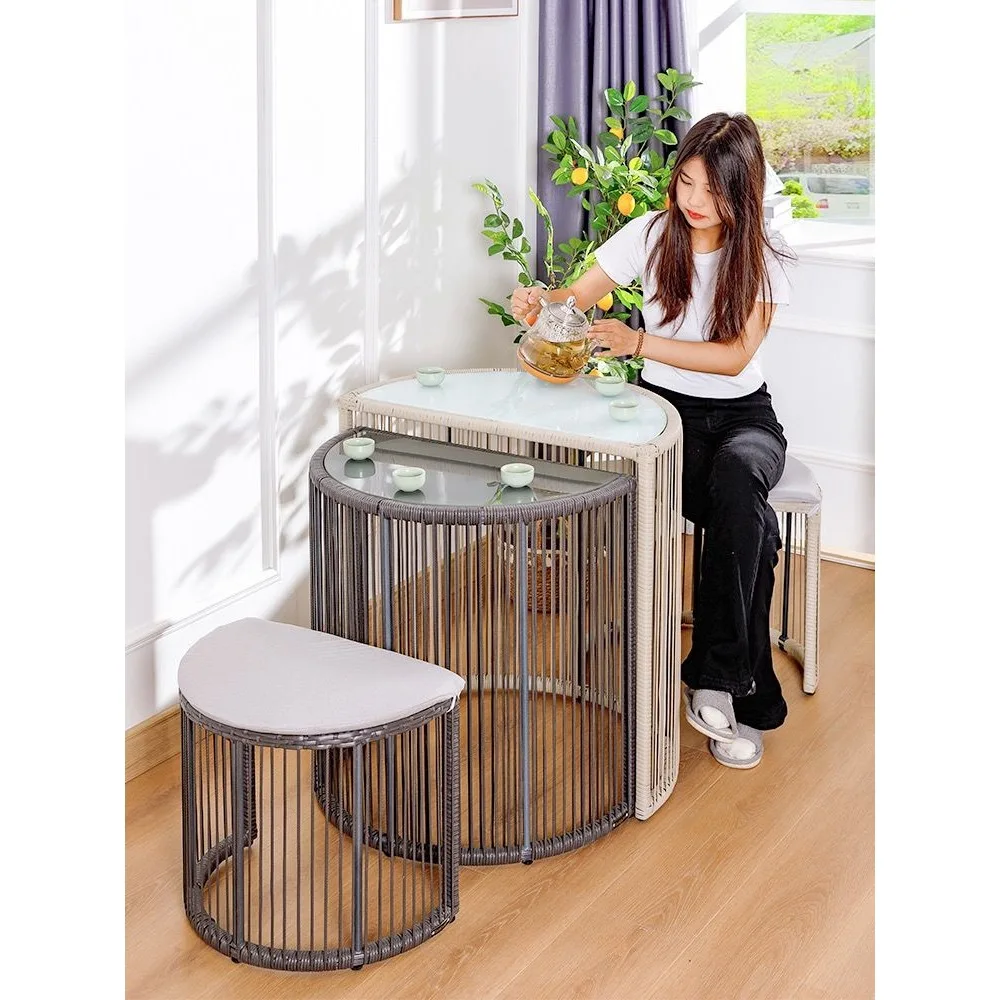 Coffee Tea Gardens - 2-Sitzer-Set mit kleinem Tisch und Hockern