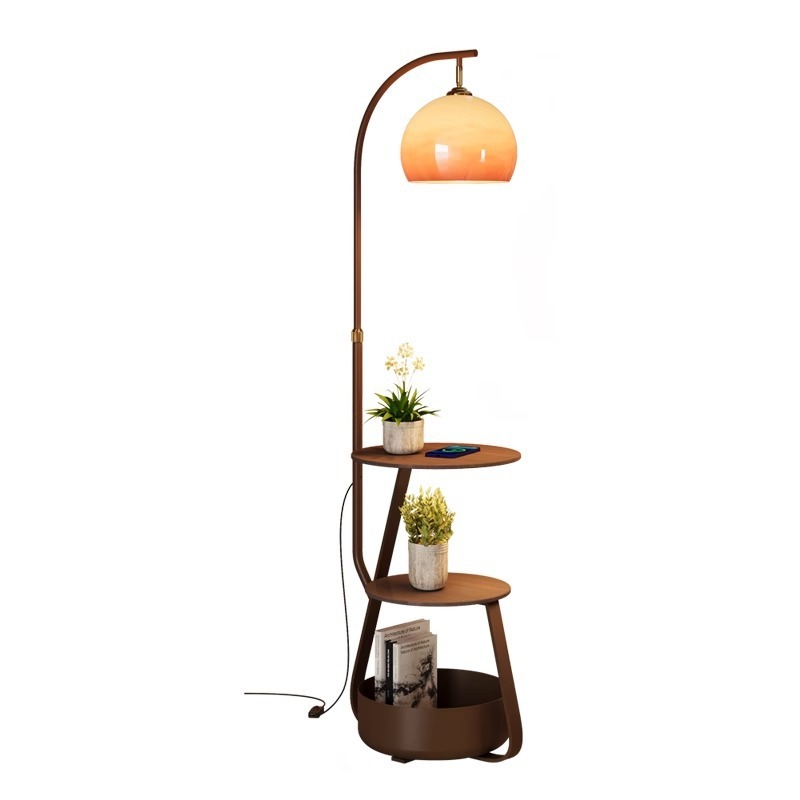 Stehlampe, antiker Nachttisch  – Coffee&Tea House Opinie Bewertung und Preis